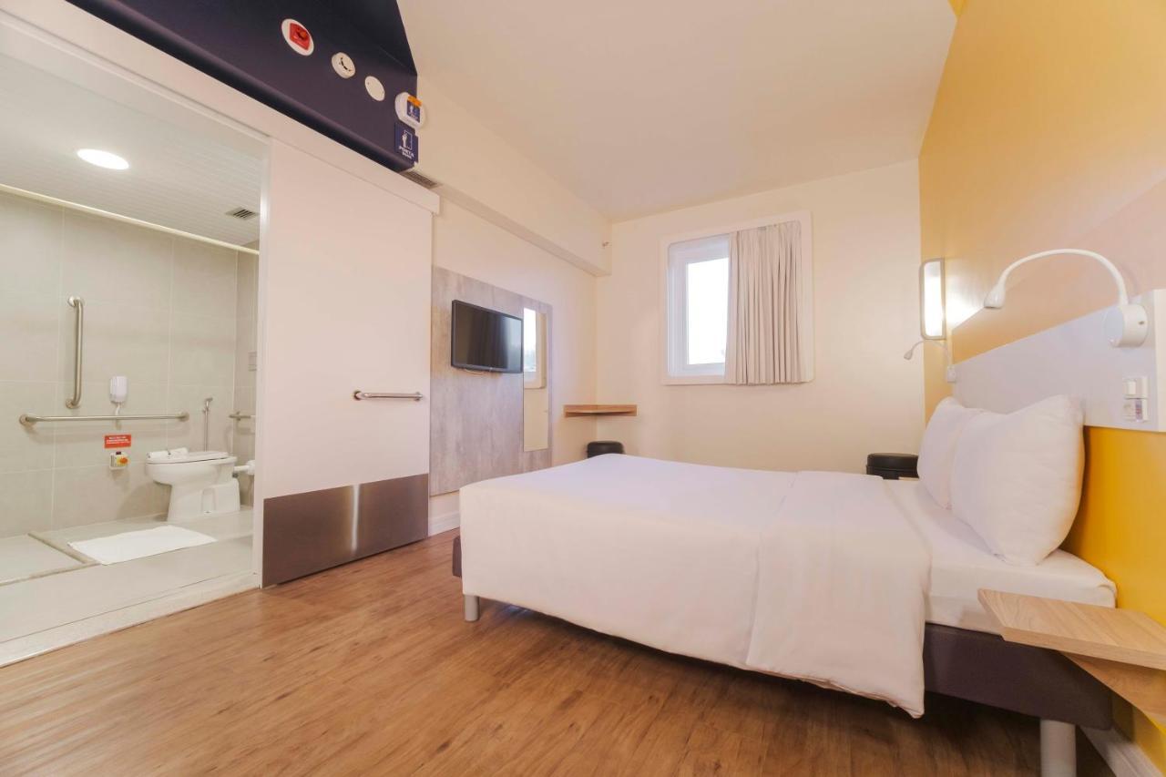 Ibis Budget Фарропилья Экстерьер фото